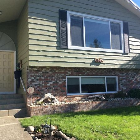 Berkie'S Bed & Breakfast Port Alberni Bagian luar foto