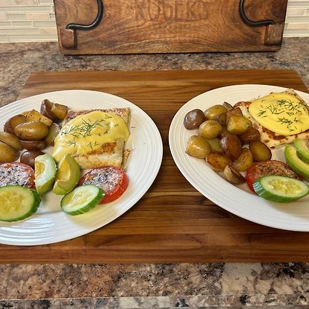 Berkie'S Bed & Breakfast Port Alberni Bagian luar foto