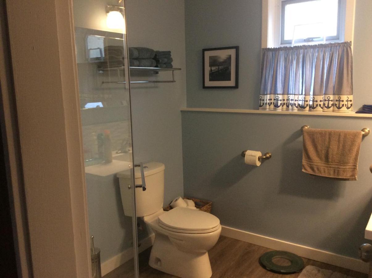 Berkie'S Bed & Breakfast Port Alberni Bagian luar foto