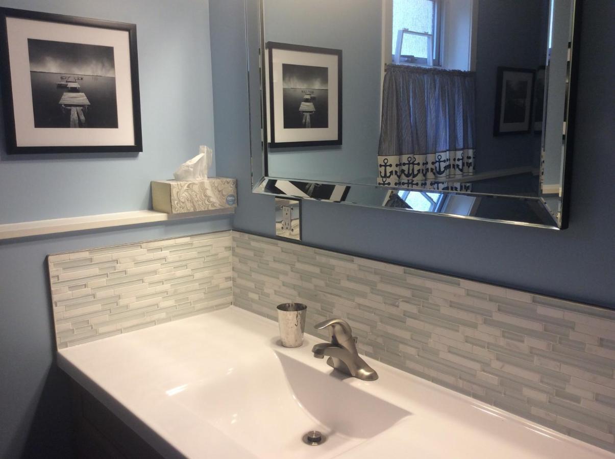 Berkie'S Bed & Breakfast Port Alberni Bagian luar foto
