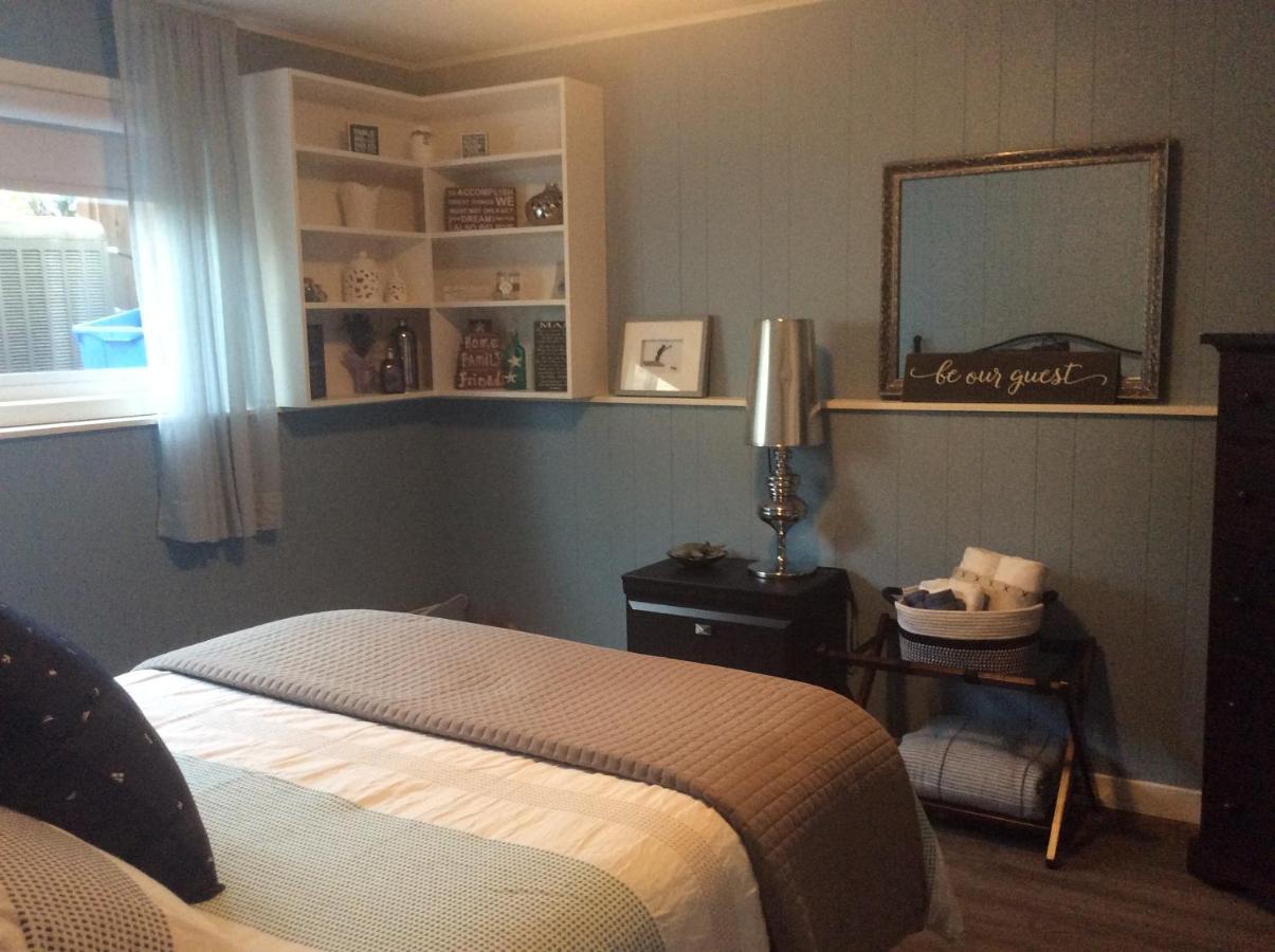 Berkie'S Bed & Breakfast Port Alberni Bagian luar foto